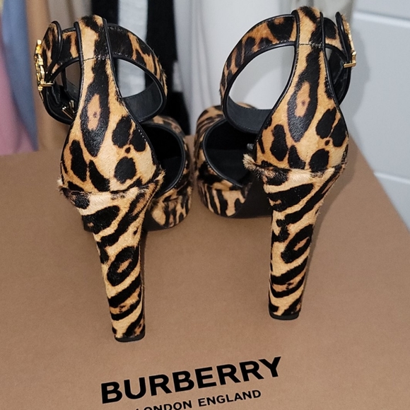 Burberry Camel Plarforms - Picture 5 of 10